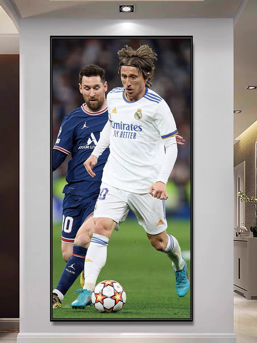 Luka Modrić Real Madrid - Vertical 1:2 Wall Art