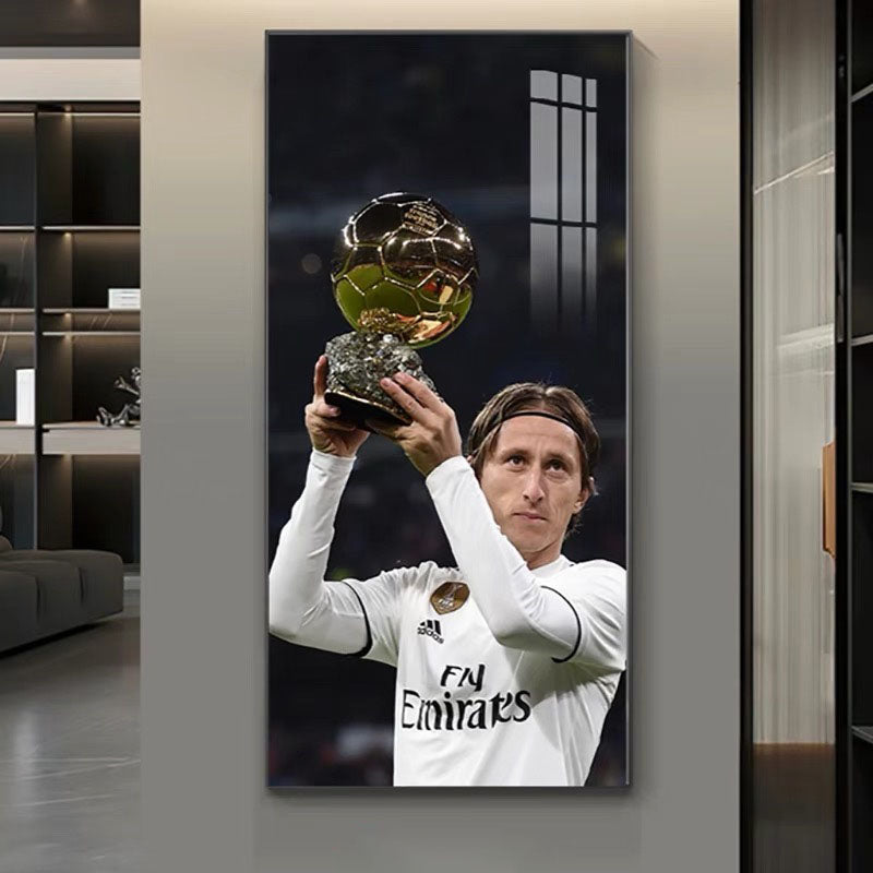 Luka Modrić "The Magician" - Vertical 1:2 Wall Art